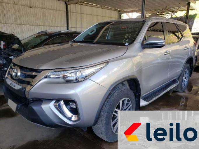 TOYOTA HILUX SW4 17/18
