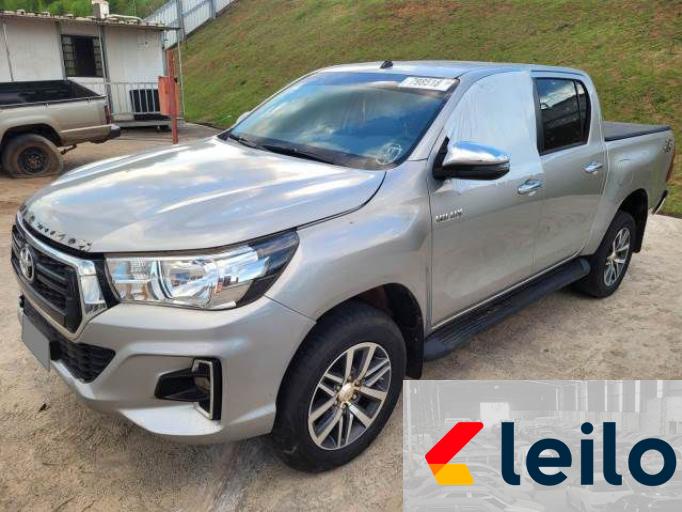TOYOTA HILUX 18/18