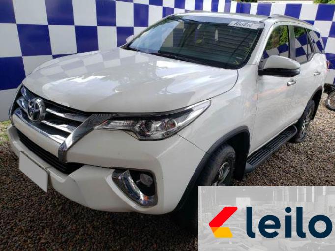 TOYOTA HILUX SW4 19/19